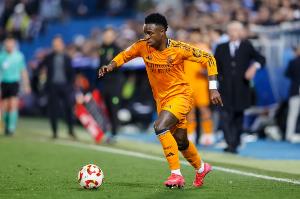 西媒：皇马拒绝给维尼修斯大幅涨薪 沙特报价达3亿欧即可放人