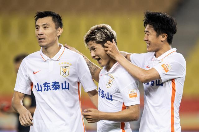 【中超】陈蒲生涯首次梅开二度 泰山2比1客胜长江